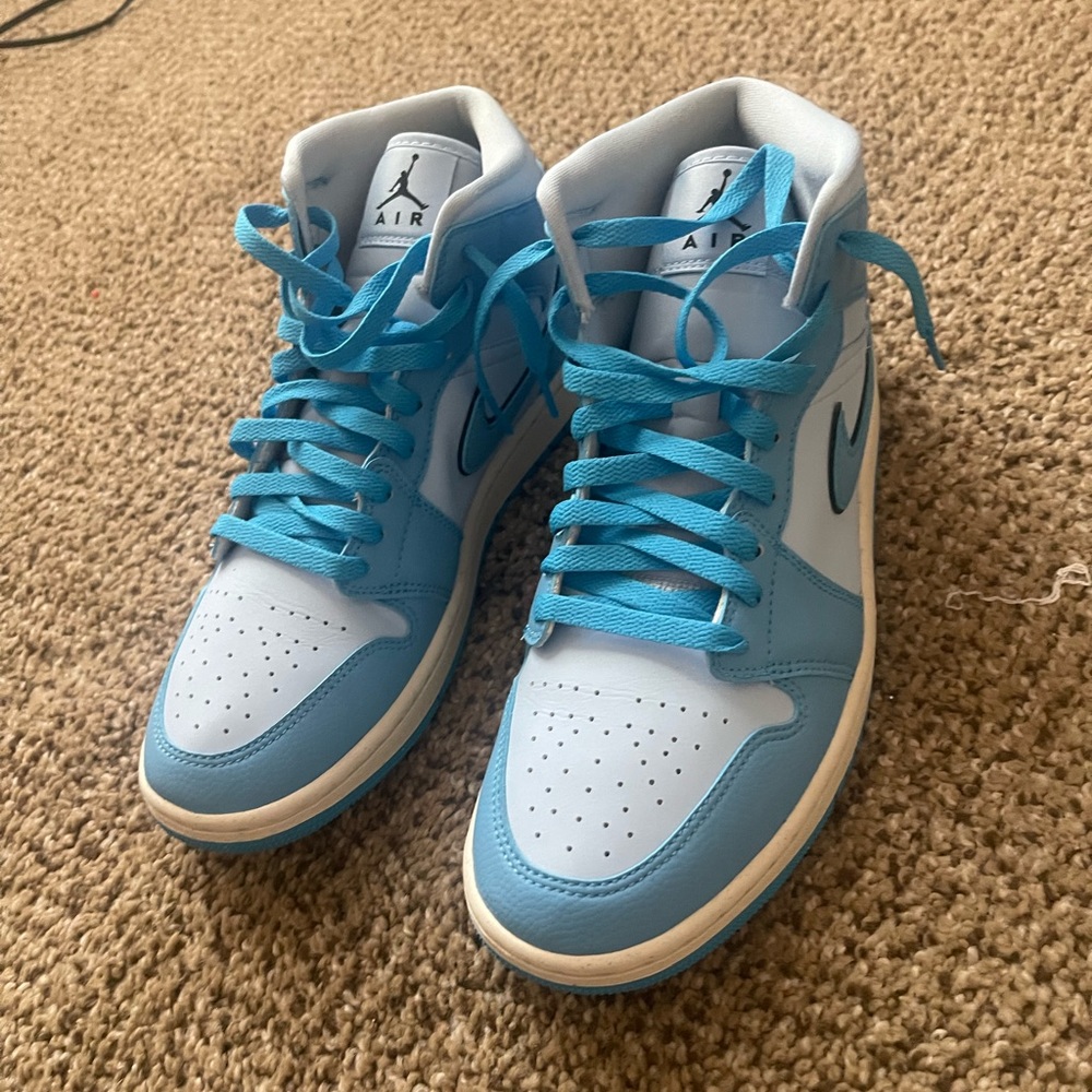 EUC Jordan 1 Mid Womens 11 Men's 9.5